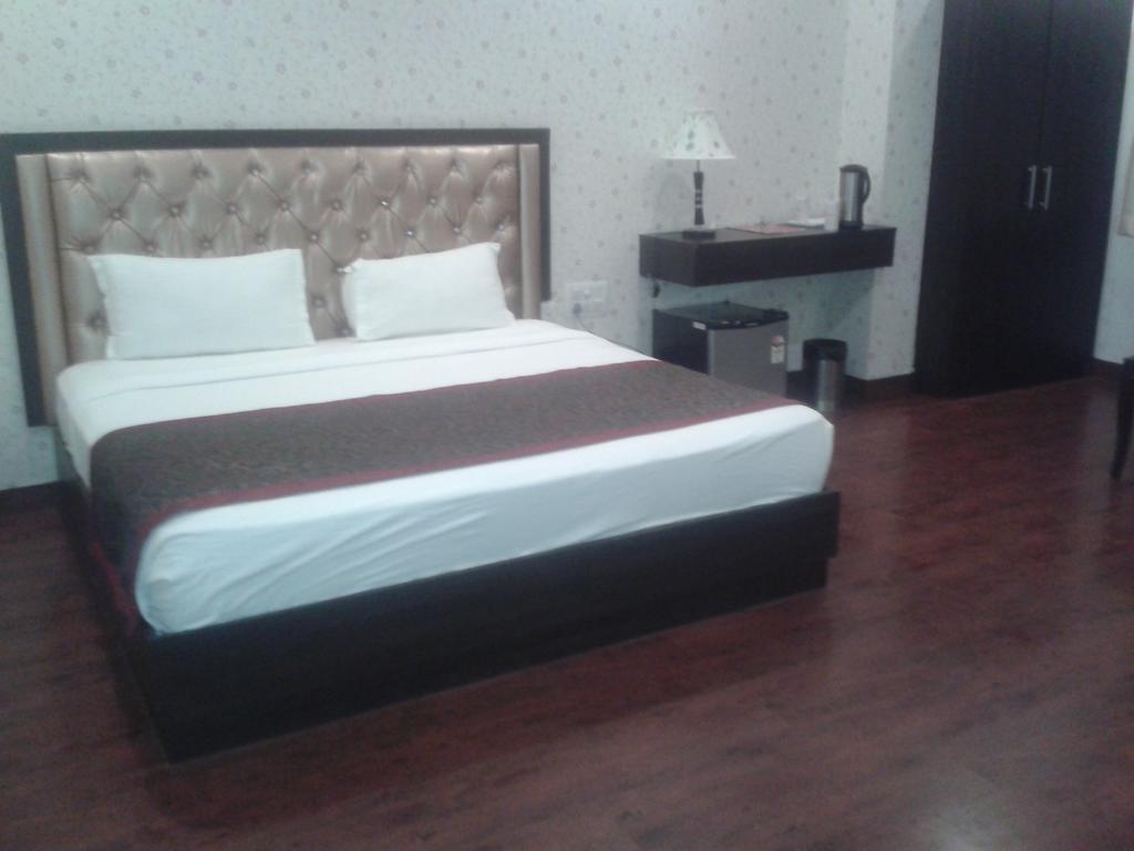Hotel Krishna International Vrindāvan Εξωτερικό φωτογραφία